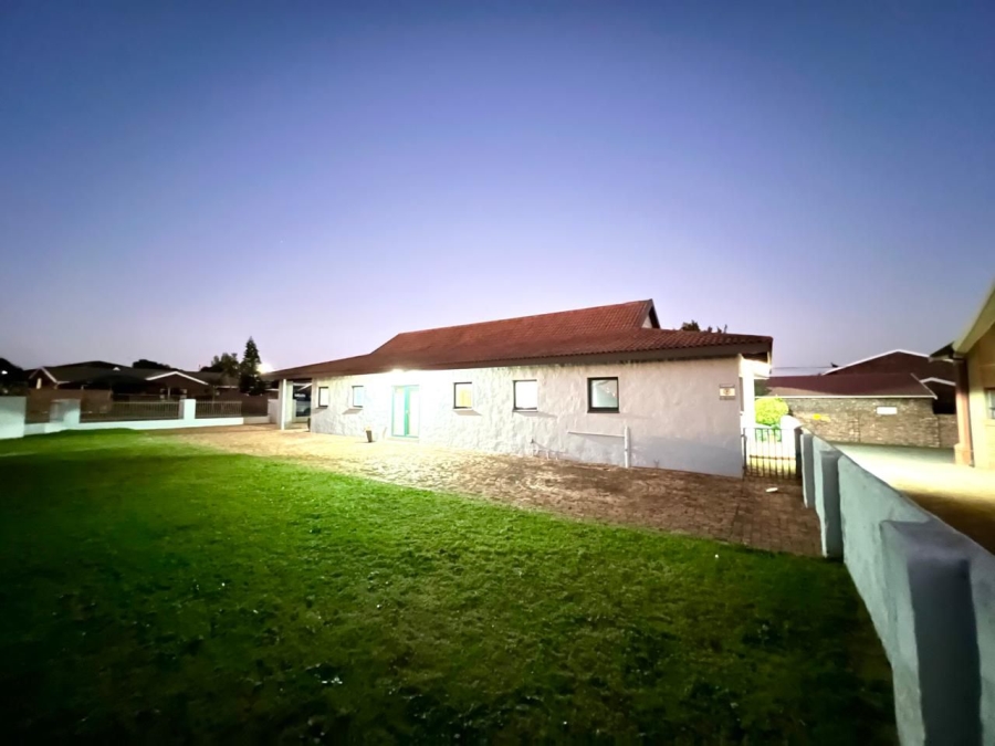 To Let 4 Bedroom Property for Rent in C Place Eastern Cape